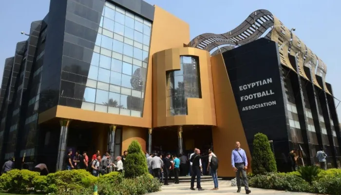 اتحاد الكرة يصدم الأهلي بشأن جلسة الاستماع لتسجيلات الفار لمباراة سيراميكا كليوباترا