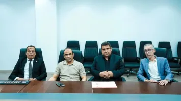 فيديو | "بلاش لغة العنف".. شاهد تعنت أمن اتحاد الكرة ضد وفد الأهلي