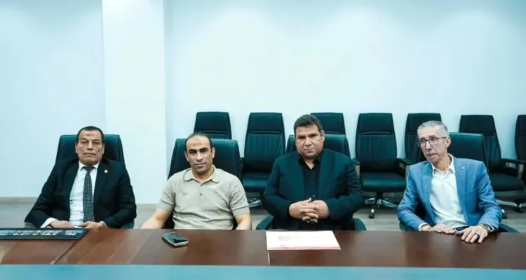 فيديو | "بلاش لغة العنف".. شاهد تعنت أمن اتحاد الكرة ضد وفد الأهلي