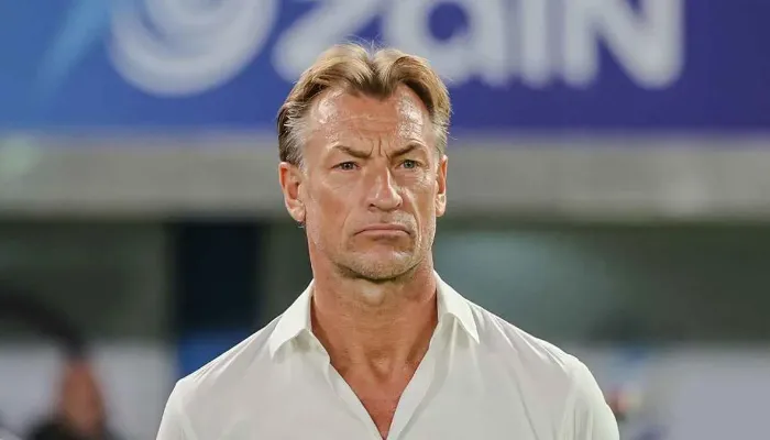 حقيقة مفاوضات الأهلي مع رينارد لتدريب الفريق