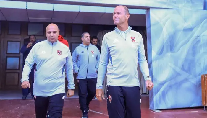 لاعب في الأهلي "محير الكل".. إشادة غير متوقعة داخل التدريبات