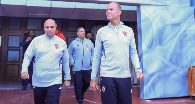لاعب في الأهلي "محير الكل".. إشادة غير متوقعة داخل التدريبات