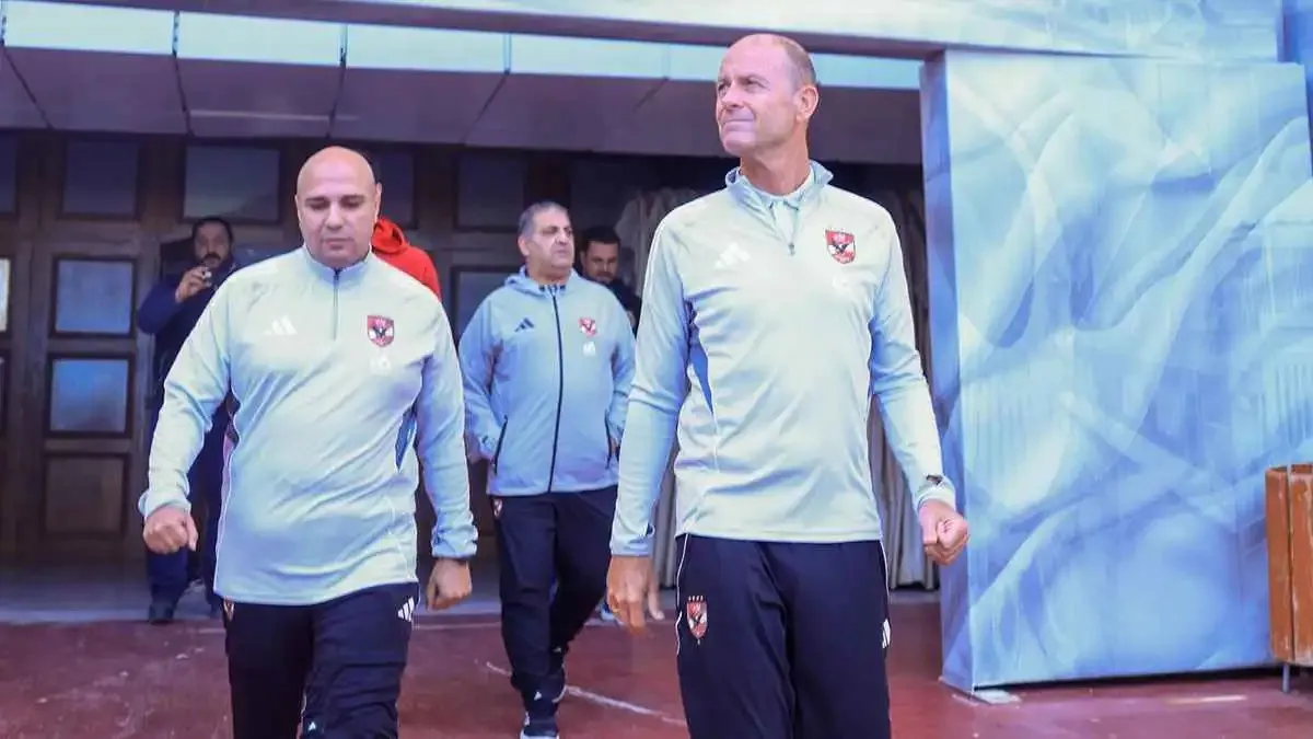 لاعب في الأهلي "محير الكل".. إشادة غير متوقعة داخل التدريبات