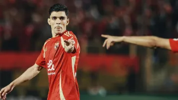 الأهلي يحسم موقفه من رحيل أشرف بن شرقي