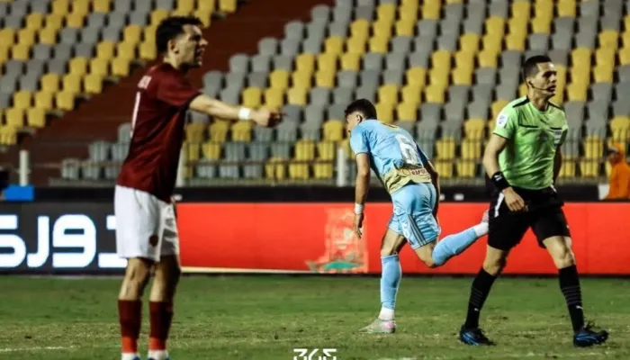 تطور جديد.. اتحاد الكرة يكشف مصير شكوى لاعبي الأهلي ضد الحكم محمود وفا