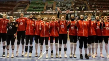 سيدات طائرة الأهلي يتوجن بكأس إفريقيا ويحققن خماسية تاريخية