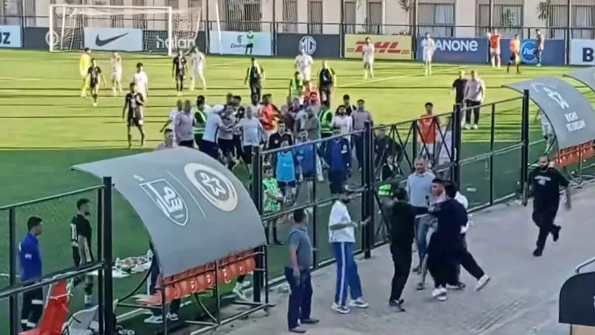 فيديو | لا ممتاز نافع ولا محترفين شافع.. محمود وفا يكرر أزمة مباراة الأهلي وسيراميكا كليوباتر