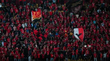 جماهير الأهلي تفاجئ اللاعبين قبل مواجهة سيراميكا كليوباترا في الدوري المصري