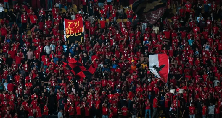 جماهير الأهلي تفاجئ اللاعبين قبل مواجهة سيراميكا كليوباترا في الدوري المصري