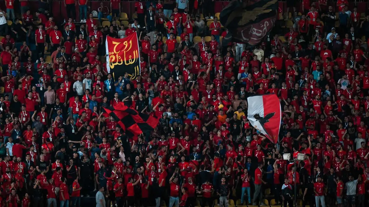جماهير الأهلي تفاجئ اللاعبين قبل مواجهة سيراميكا كليوباترا في الدوري المصري