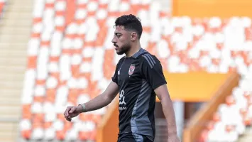 رد مفاجئ من وكيل أكرم توفيق يشعل الجدل حول عودته إلى الأهلي