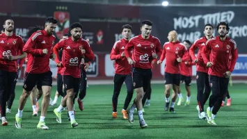 بعد مطالبات الانسحاب.. خبير لوائح يحذر الأهلي: الهبوط وكوارث أخرى