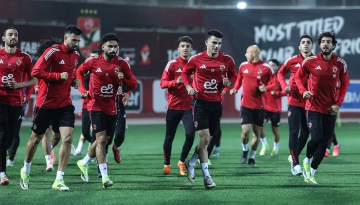 بعد مطالبات الانسحاب.. خبير لوائح يحذر الأهلي: الهبوط وكوارث أخرى