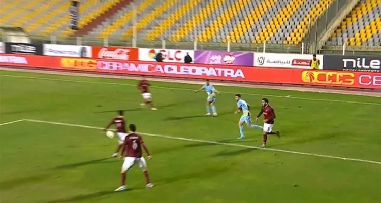 خبير يفضح تناقض حكم مباراة الأهلي وسيراميكا كليوباترا بشأن ركلة الجزاء غير المحتسبة