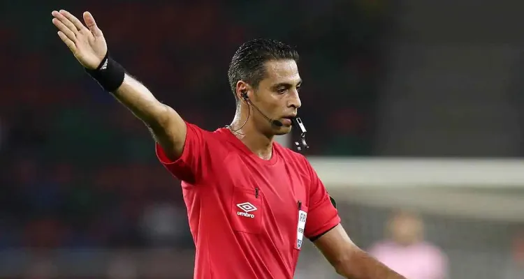 سر تراجع لجنة الحكام عن إسناد مباراة الأهلي وسيراميكا إلى أمين عمر