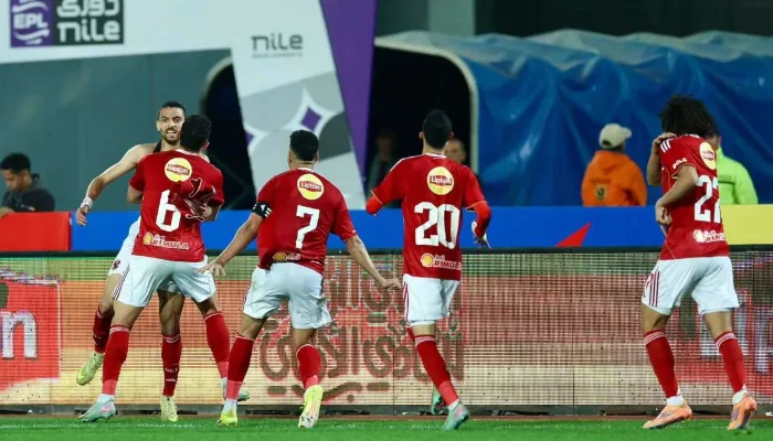 جرح بـ 3 غرز.. إصابة لاعب الأهلي في مباراة الزمالك بالدوري المصري
