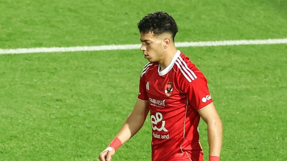 فيديو.. والد إمام عاشور يُعلن موقفه من الرحيل عن الأهلي في الصيف