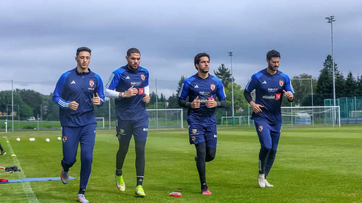 الأهلي يكثف مفاوضاته مع حارس منتخب مصر