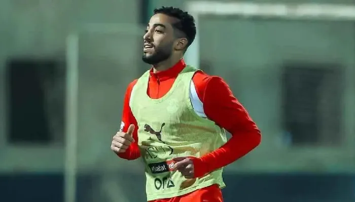 بعد غياب أكثر من عام.. محمد عبد المنعم يعود لقيادة دفاع منتخب مصر أمام روسيا