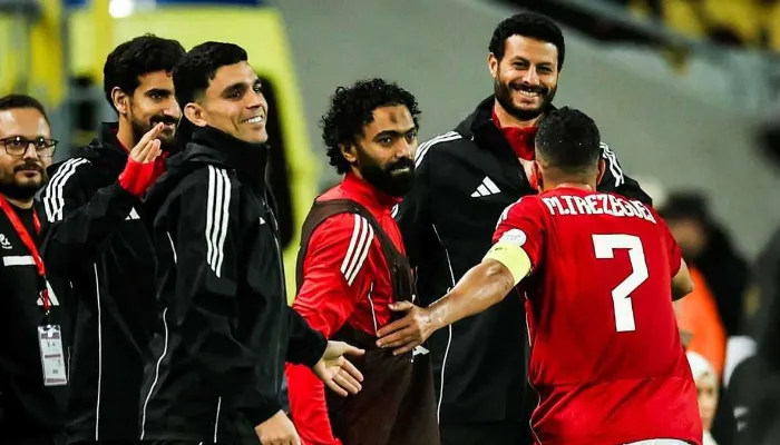 كواليس ما حدث داخل معسكر الأهلي.. حديث خاص من الشناوي
