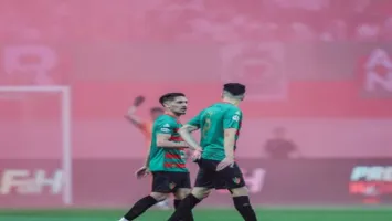 نجم الأهلي السابق يحصد لقب الدوري الجزائري
