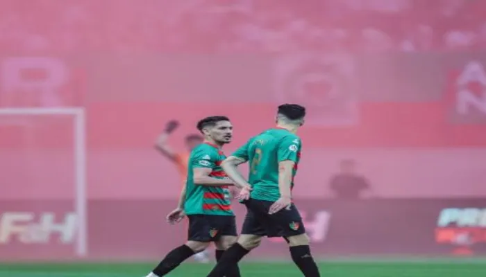 نجم الأهلي السابق يحصد لقب الدوري الجزائري