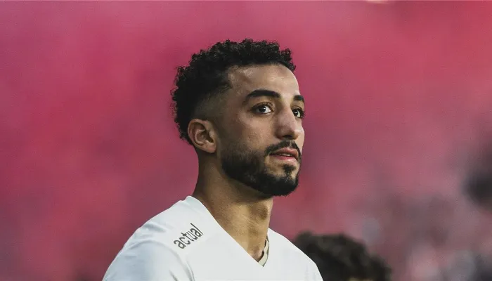 رغم الاهتمام السعودي.. الأهلي يتحرك لاستعادة محمد عبد المنعم بعد كأس العالم 2026