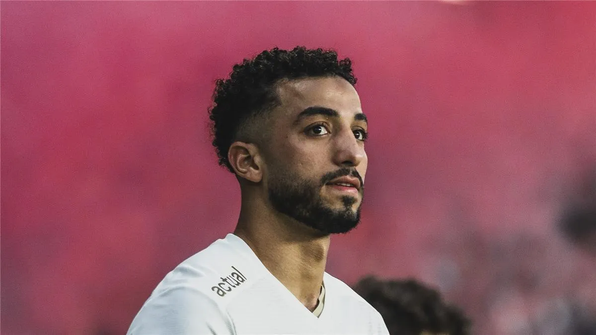 رغم الاهتمام السعودي.. الأهلي يتحرك لاستعادة محمد عبد المنعم بعد كأس العالم 2026