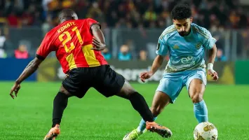 هل يشارك الأهلي بدل الزمالك في دوري أبطال إفريقيا؟.. خبير لوائح يحسم الجدل
