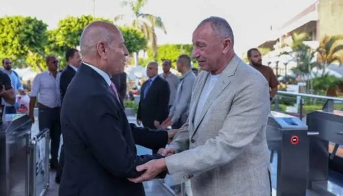محمود الخطيب يستقبل محافظ القاهرة بمقر النادي الأهلي