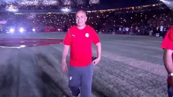 لاعب الأهلي يغيب عن احتفال استاد القاهرة مع منتخب مصر