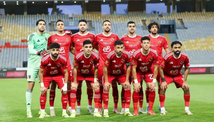 ما سر استخراج جميع لاعبي الأهلي تأشيرات السفر إلى إسبانيا؟