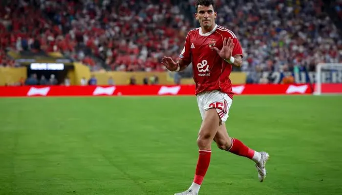 والد زيزو يكشف عن مستقبله مع الأهلي.. ويحسم الجدل