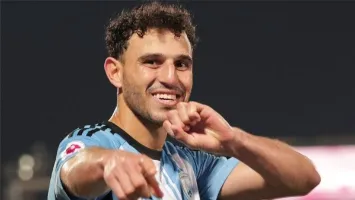 بعد ربطه بالعودة إلى الأهلي.. الوكرة يكشف سبب غياب حمدي فتحي عن معسكر فرنسا