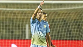 بعد طاهر.. لاعب رابع يقترب من التجديد مع الأهلي