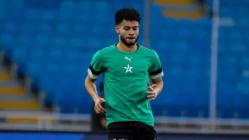 الأهلي يوضح حقيقة مفاوضاته مع نبيل عماد دونجا