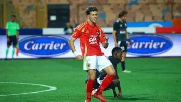 عاملان يدعمان استمرار إمام عاشور مع الأهلي رغم ألاعيب آدم وطني