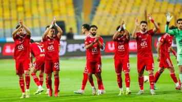 كواليس رحلة الأهلي في إسبانيا.. تفاصيل المعسكر والوديات قبل مواجهة برشلونة