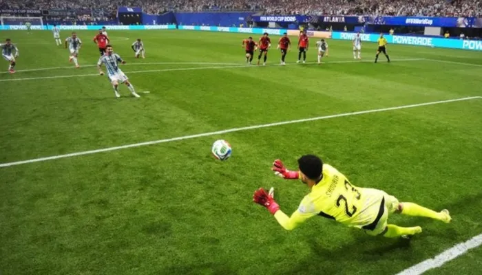 فيديو | يحرم ميسي .. مصطفى شوبير يتألق ويتصدى لركلة جزاء وينقذ منتخب مصر أمام الأرجنتين