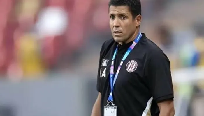عموتة يوجه رسالة للاعبي الأهلي قبل مواجهة برشلونة.. ولاعب جديد في المران