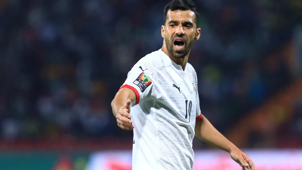 الأهلي فاعل والزمالك مفعول.. كيف انتهت علاقة عبد الله السعيد مع القطبين؟