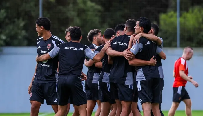 بعد قرار عموتة.. لاعب الأهلي يطلب فسخ تعاقده