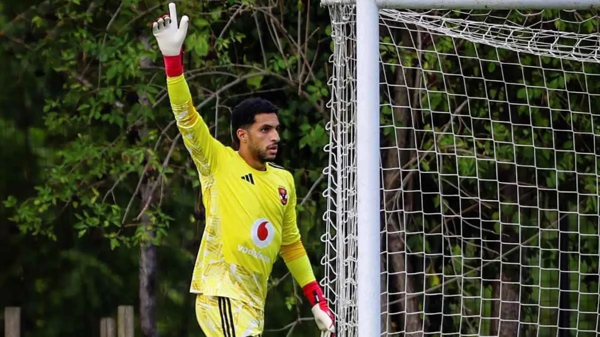 الأهلي يحسم موقف مصطفى شوبير بعد العروض الأوروبية.. وقرار جديد بشأن مستقبله
