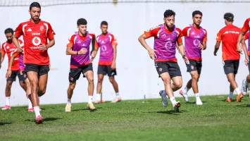 "موندو ديبورتيفو" تتغنى بالأهلي قبل مواجهة برشلونة: بطل تاريخي.. وسيلعب للفوز