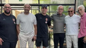 رئيس المغرب الفاسي يفاجئ الأهلي قبل مواجهة برشلونة في كأس خوان جامبر