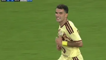 فيديو | أسيست بقرار.. أحمد سيد زيزو يسجل هدف الأهلي الأول أمام برشلونة
