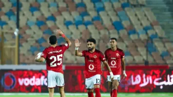 من بينهم صفقتين.. 6 لاعبين يدخلون حسابات عموتة في مباراة الأهلي أمام زد