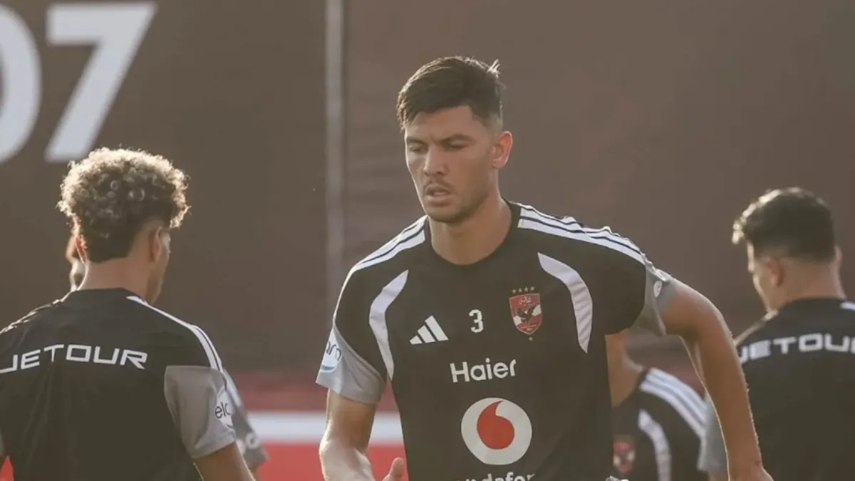 موقف أشرف داري من مباراة الأهلي وسموحة في الدوري المصري