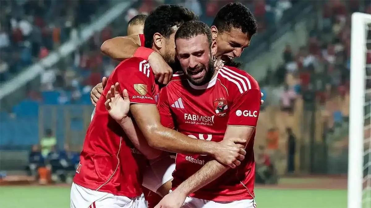 لاعب الأهلي ينهي أزمته داخل النادي.. والسفر اليوم لإتمام رحيله
