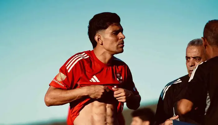 الأهلي يجهز مكافأة لـ أشرف بن شرقي بعد تألقه في الدوري المصري